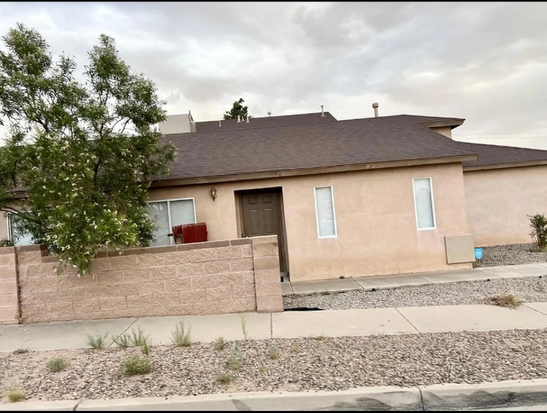 Building Photo - 4761 Jessica Dr NE