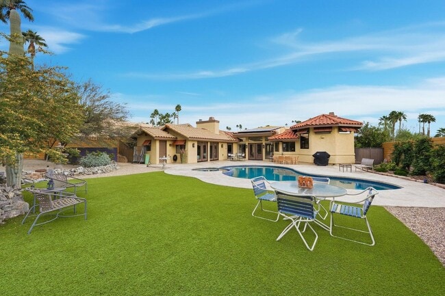 Building Photo - 10 Venus Dr