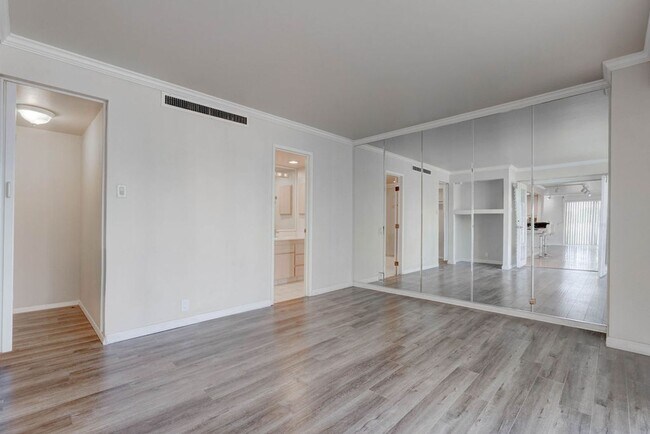 Building Photo - 3111 Bel Air Dr