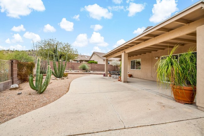 Building Photo - Saguaro Ridge