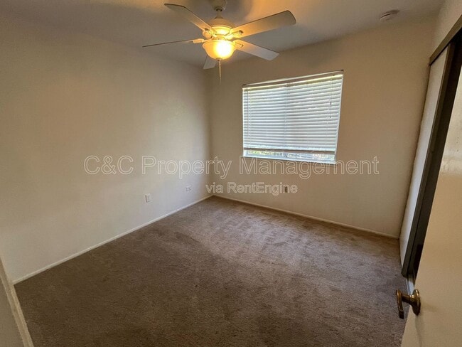 Building Photo - 930 Amaretto Dr