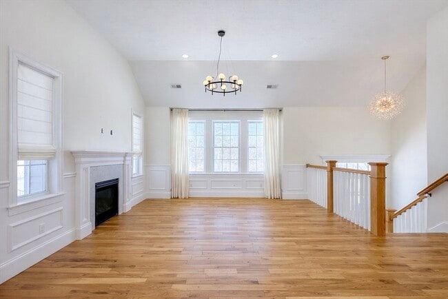 Building Photo - 261 Main St