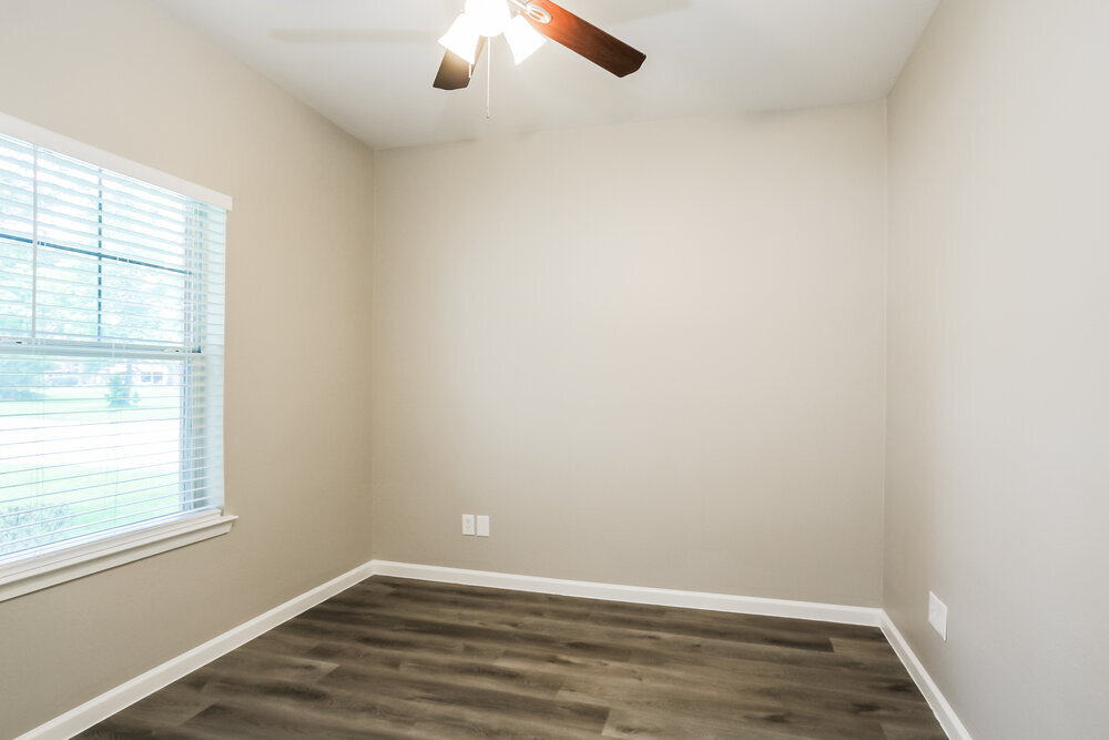 Building Photo - 16906 N Lighthouse Dr