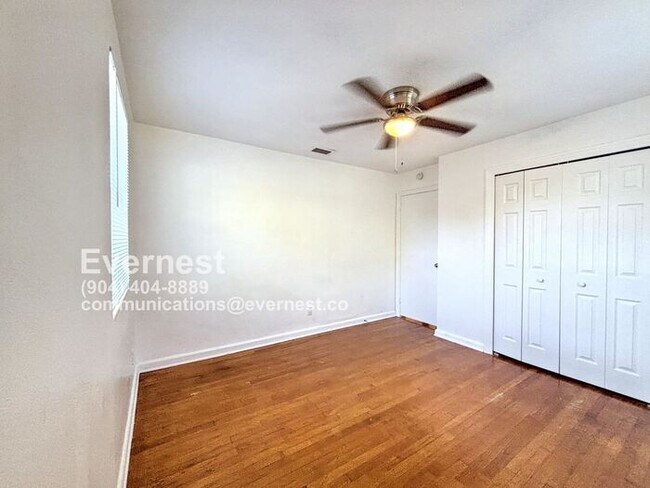 Building Photo - 2527 Blueberry Ln