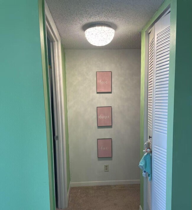 Building Photo - 500 Executive Center Dr