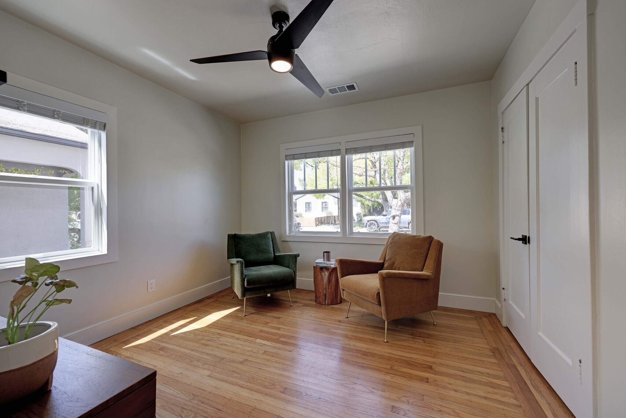 Building Photo - 4900 8th Ave