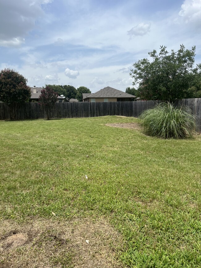 Building Photo - 10017 Barton Creek Dr