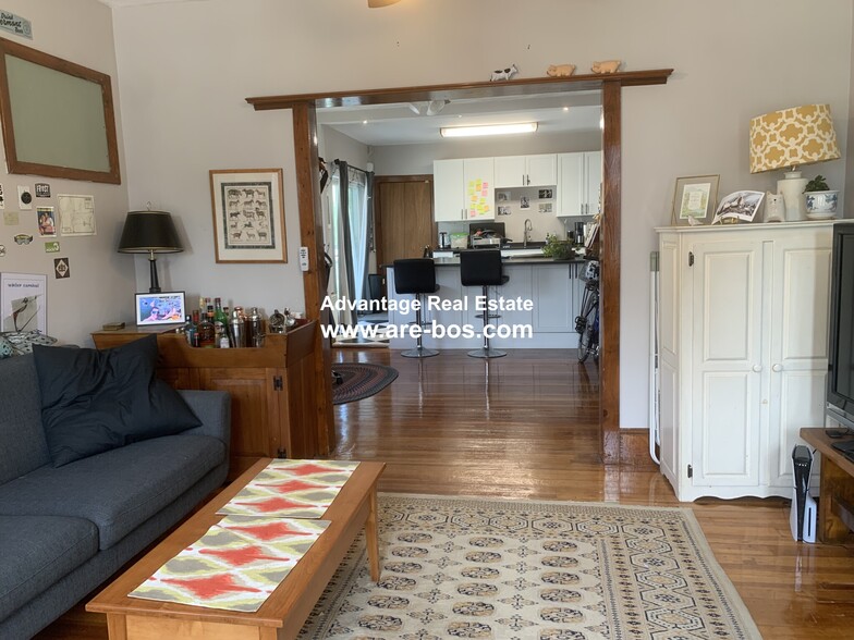 Building Photo - 81 Litchfield St