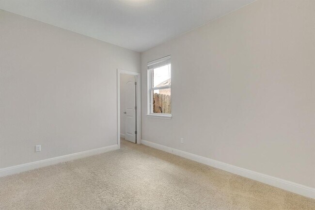 Building Photo - 3215 Honey Peach Way