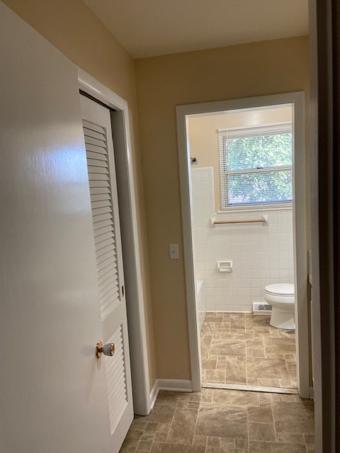 Building Photo - 164 New Shackle Island Rd