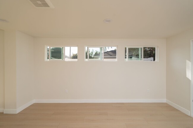 Building Photo - BEAUTIFULLY RENOVATED 2 BEDROOM 2 BATHROOM UNIT IN ARCADIA!!