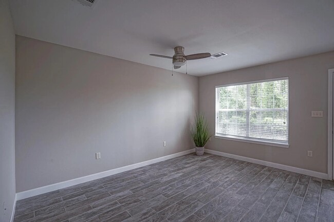 Building Photo - 224 Twin Lakes Ln