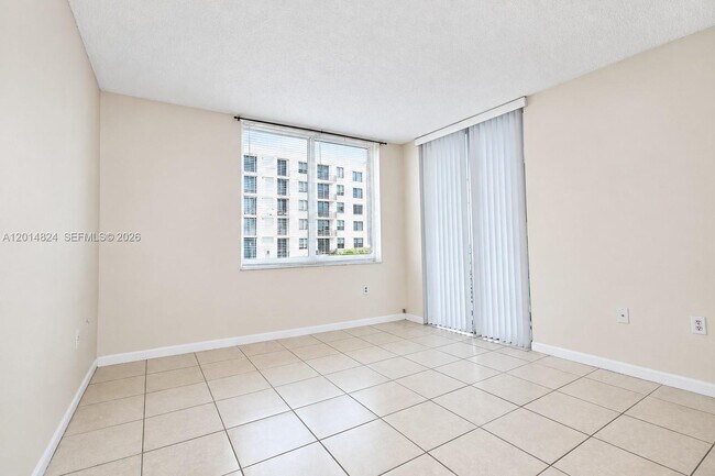 Building Photo - 17890 W Dixie Hwy