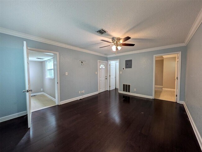 Building Photo - 313 Granada Dr