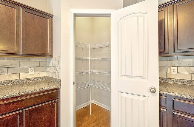 Building Photo - 1429 Evergreen Trl