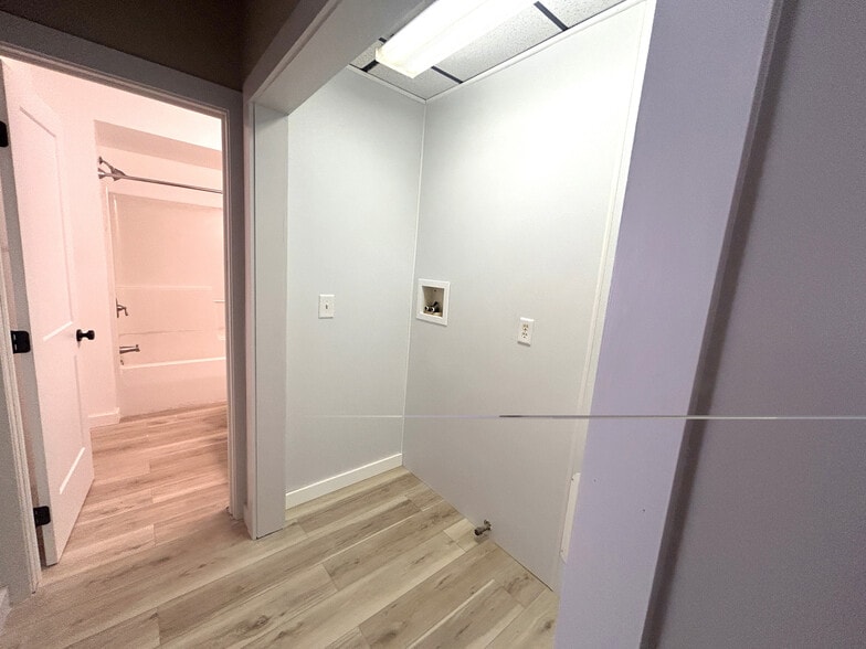 Building Photo - 1093 NY-19