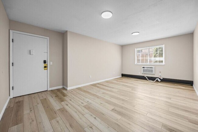 Building Photo - 35 Oakmount Ave
