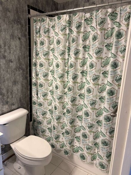 Bathroom A - 605 Spring St