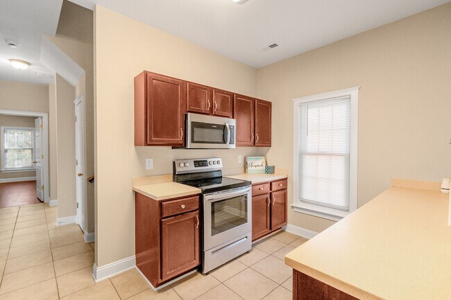 Building Photo - Charming 3 bed 2.5 bath Home in Huntersville!