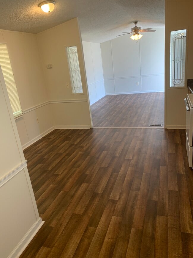 Building Photo - 2444 Culbreth Dr