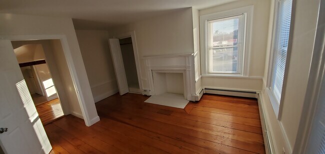 Building Photo - 458 Market St.