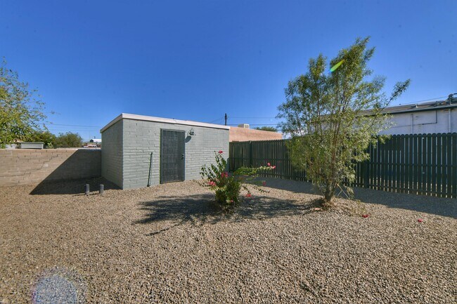 Building Photo - 1211 S 9th Ave