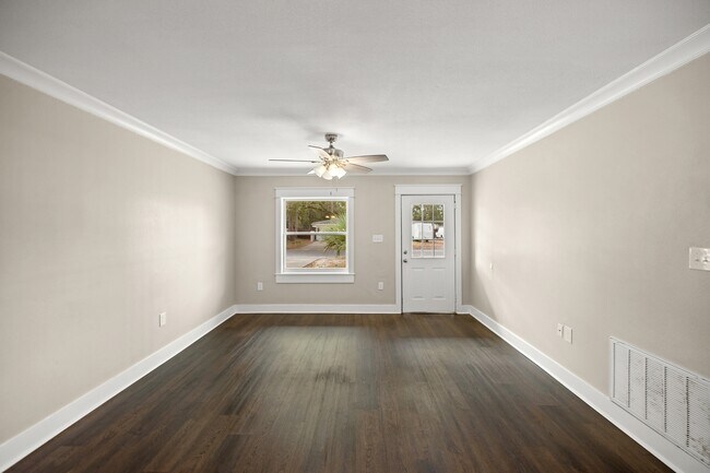 Building Photo - 200 Spencer Dr