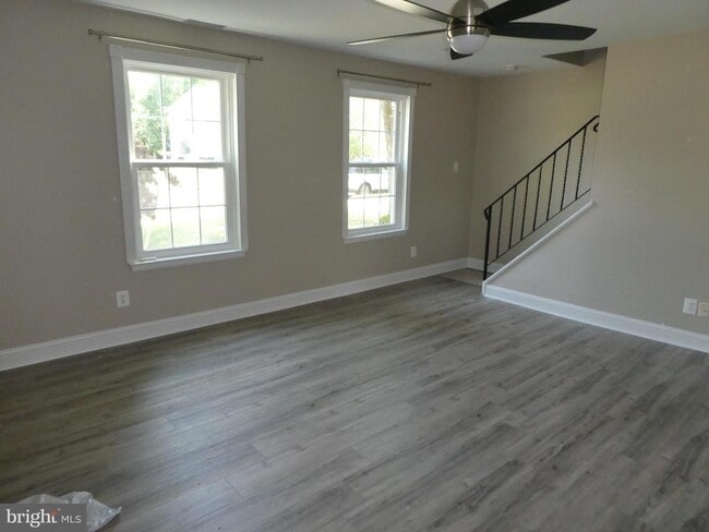 Building Photo - 10 Grasmur Ct