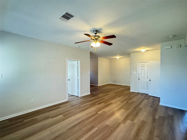 Building Photo - 7906 Emerald Oak Dr