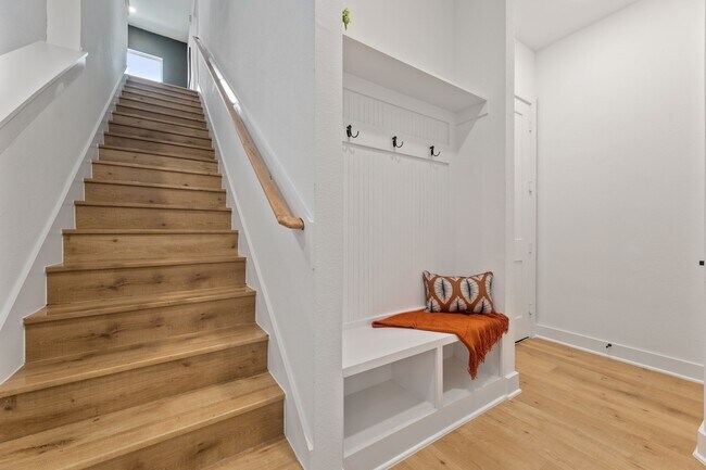 Building Photo - 515 Altic St