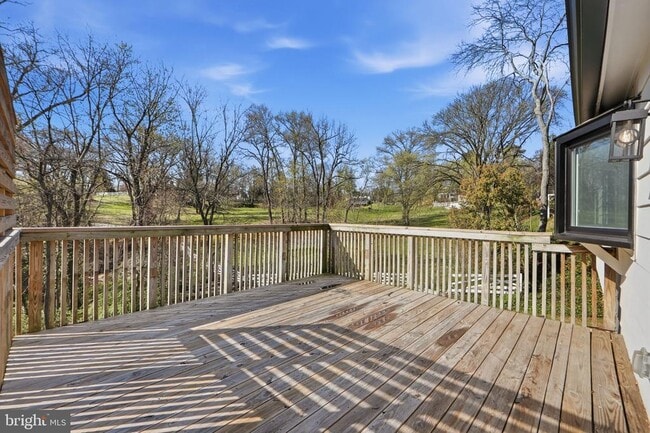 Building Photo - 448 Summers Dr