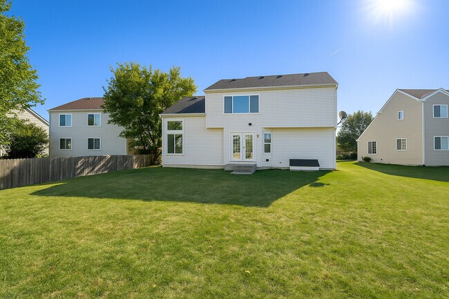 Building Photo - 2223 Periwinkle Ln