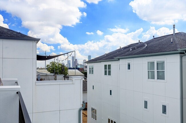 Building Photo - 1110 Thompson St