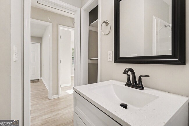 Building Photo - 2117 Blayton Ln SE