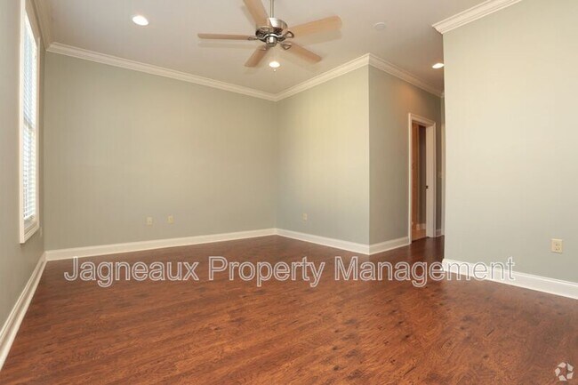 Building Photo - 107 Hargrave Dr