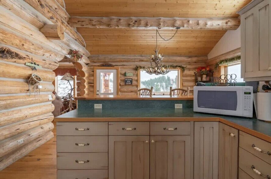 Building Photo - 10455 Rammell Mountain Rd