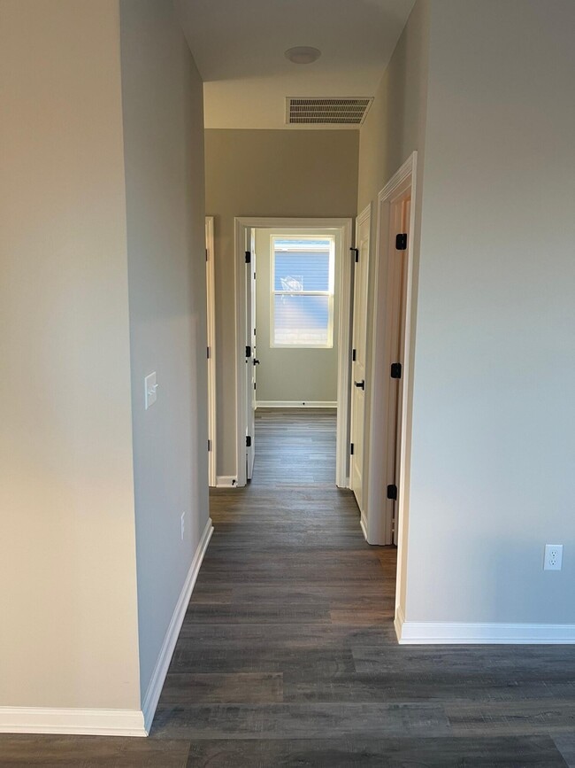 Building Photo - 104 Sidewinder Dr