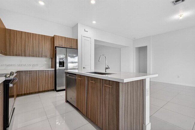 Building Photo - 4398 SW 173rd Ave