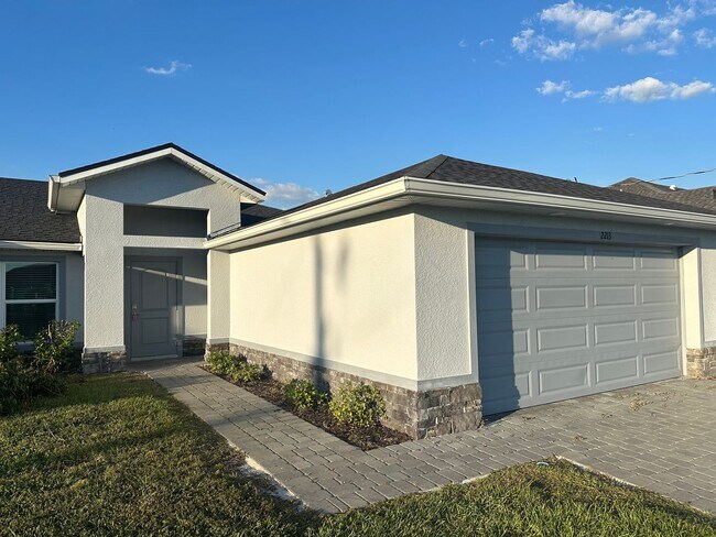 Primary Photo - Available Now- 4 Bedroom 2 Bathroom NW Cape Coral Home