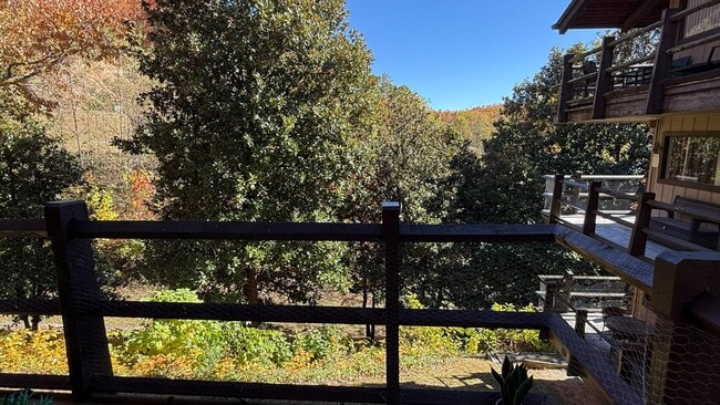 Building Photo - 1081 Cove Rd