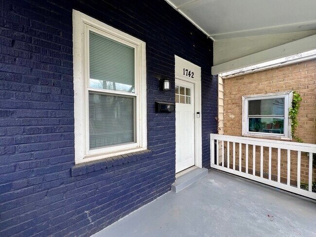 Building Photo - 1742 L St NE