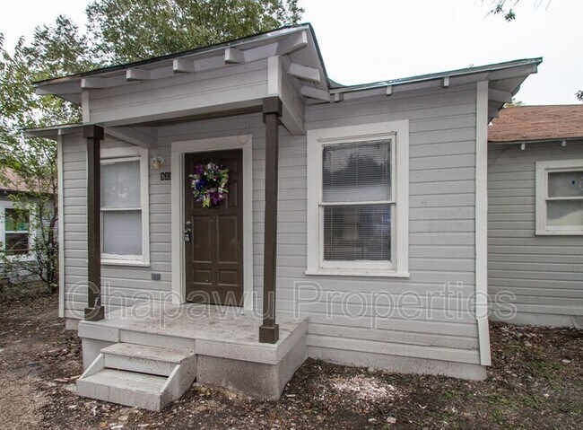 Building Photo - 932 Poinsettia St
