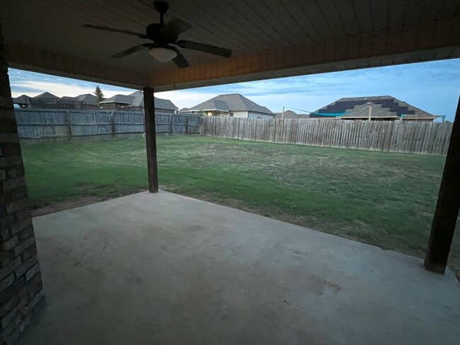 Building Photo - Beautiful Living: 3 Bed, 2 Bath Home with ...