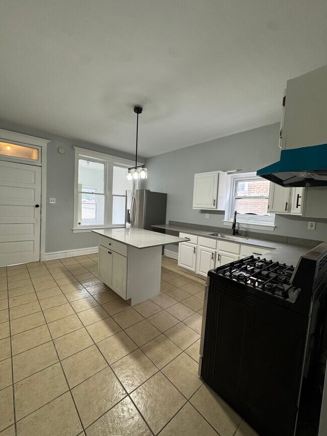 Building Photo - 2329 S Austin Blvd