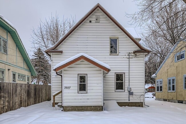 Building Photo - 3507 N Newton Ave