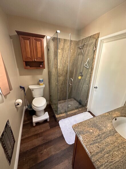 Building Photo - 3624 La Crescenta Ave