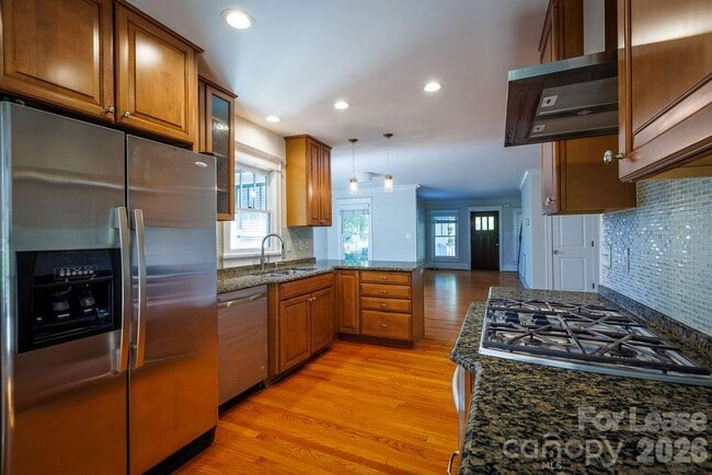 Building Photo - 435 Walnut Ave