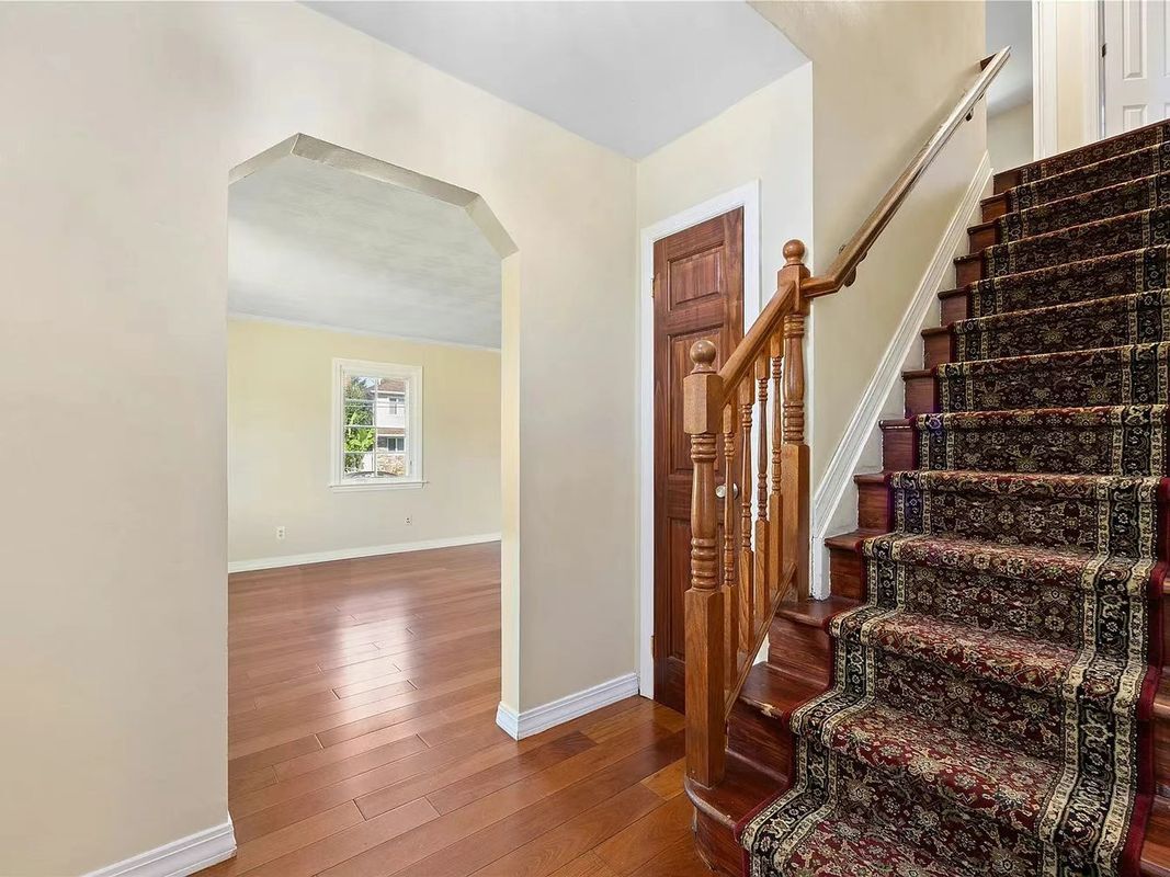 Building Photo - 986 N 1st St