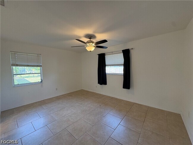 Building Photo - 311 SW 48th Terrace