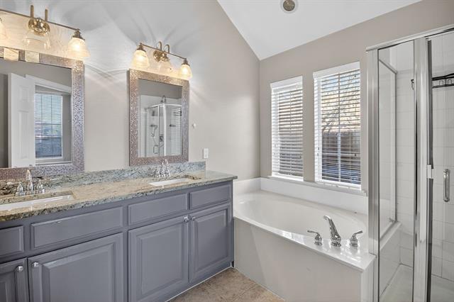 Building Photo - 1604 Wagon Wheel Dr